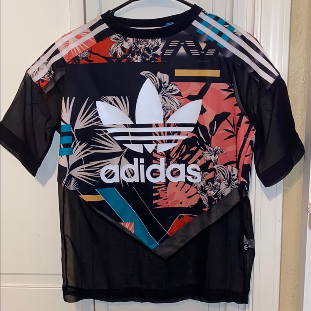 Women’s adidas shirt